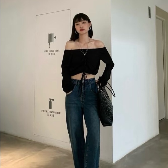 Blue Jeans - Picture 1 of 7